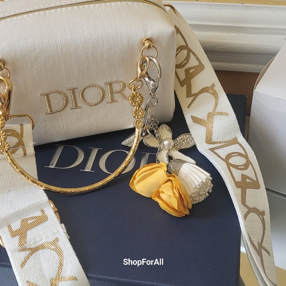 - ❤️Host pick 💥💥Dior New💥💥 - Picture 13 of 16